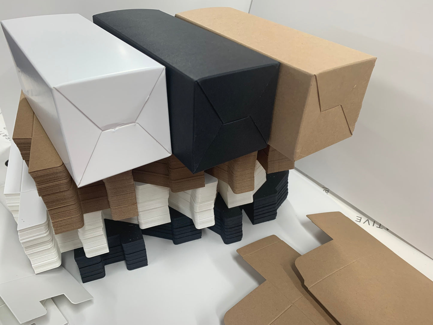 BOTTLE BOX - Size 70 x 70 x 180mm