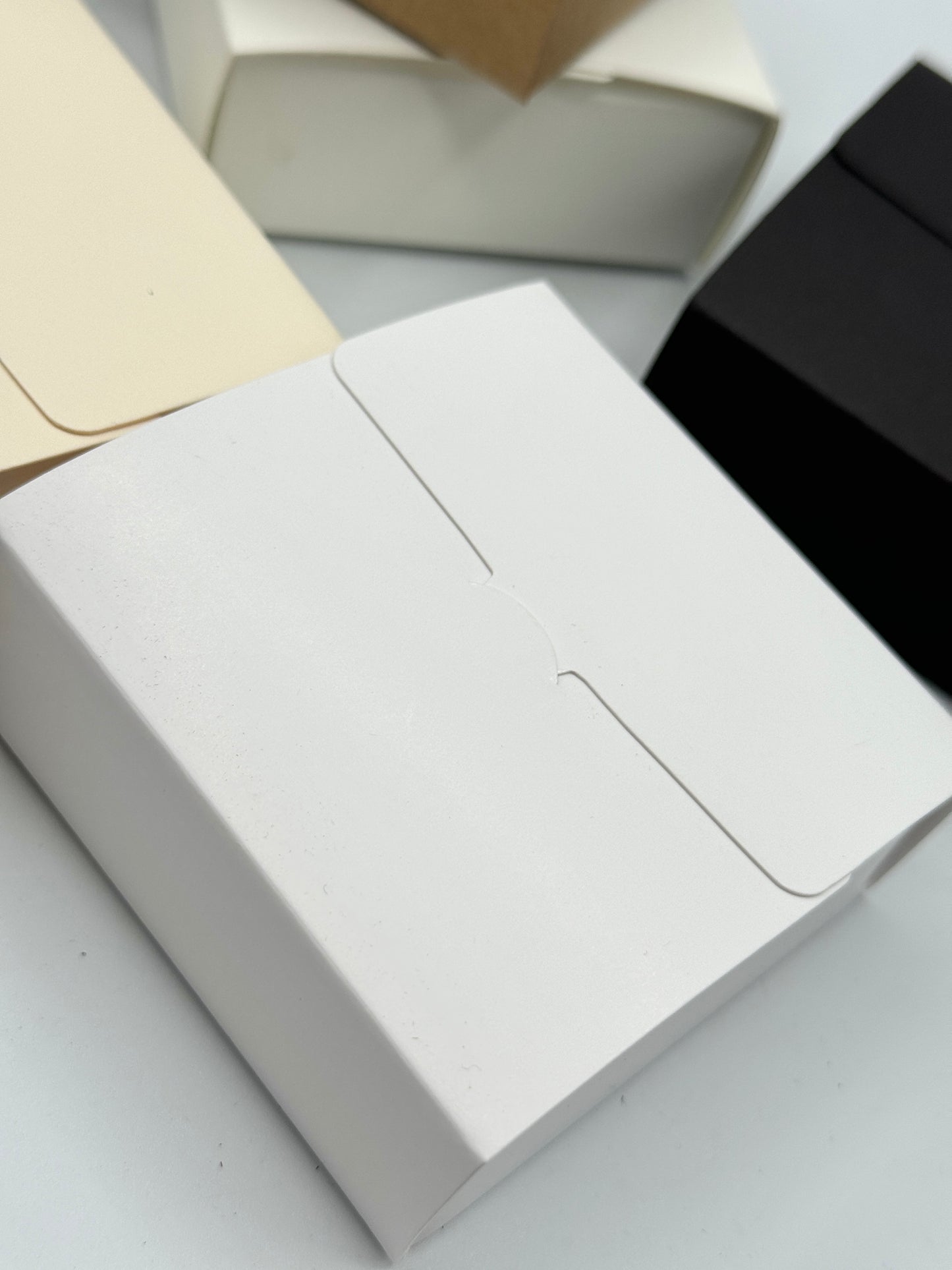 MEDIUM SQUARE BOXES - Size 10 x 10 x 4cm  (Pack of x10)