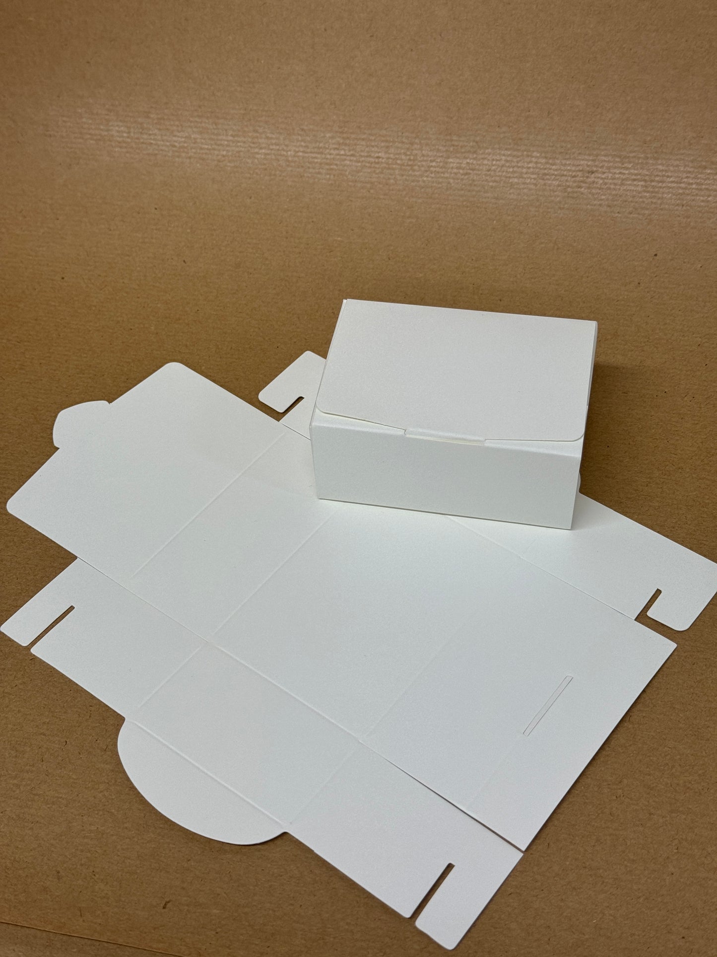 SPECIAL OFFER - Small Rectangle Favour Box / DELICATE PALEST IVORY - Size: 8.5cm x 6 x 3.5cm (x10 Boxes)