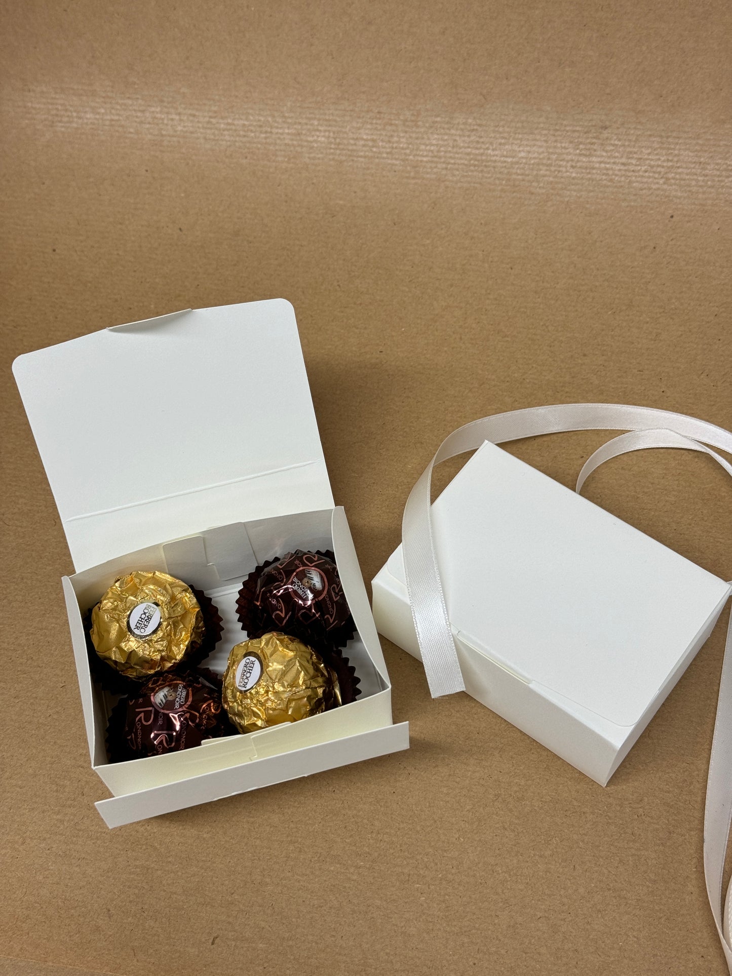SPECIAL OFFER - Small Rectangle Favour Box / DELICATE PALEST IVORY - Size: 8.5cm x 6 x 3.5cm (x10 Boxes)