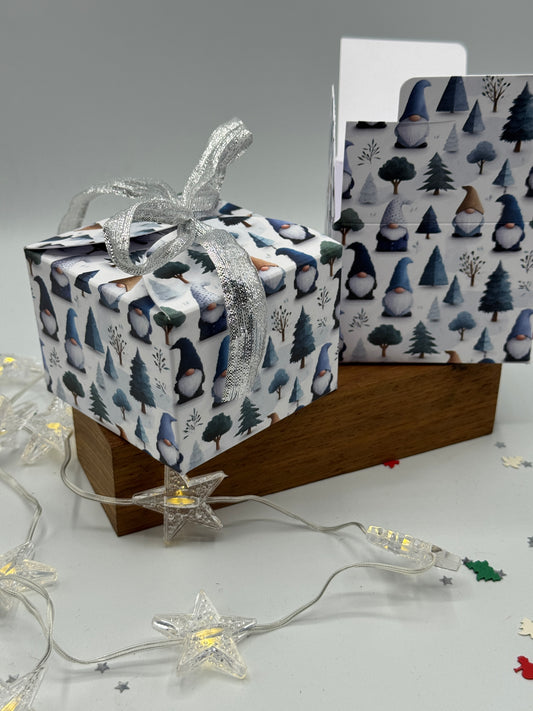 'FESTIVE GNOMES' Gift Boxes - Set of 6 |  Size: 8 x 8 x 6cm | Tie top + Silver Ribbon