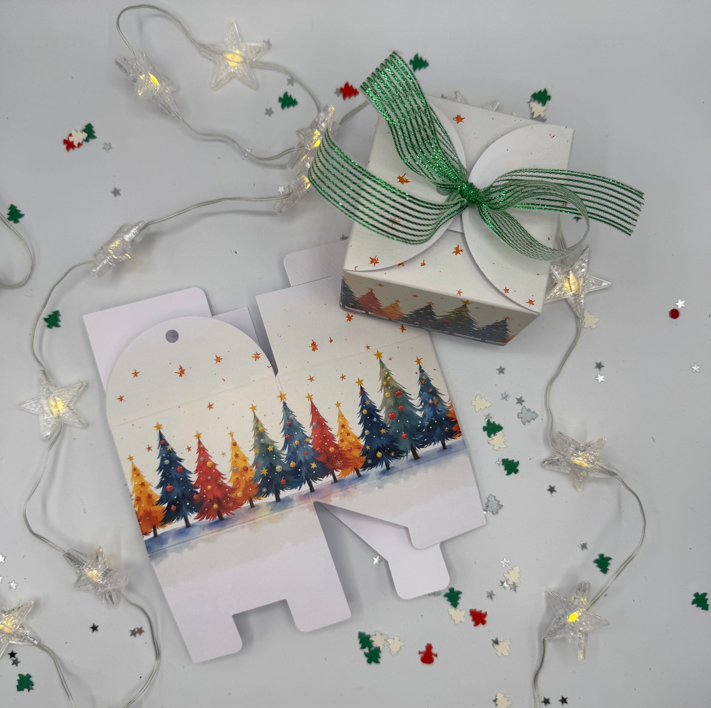 'FESTIVE TREES' Gift Boxes - Set of 6 |  Size: 8 x 8 x 6cm | Tie Top + Metallic ribbon