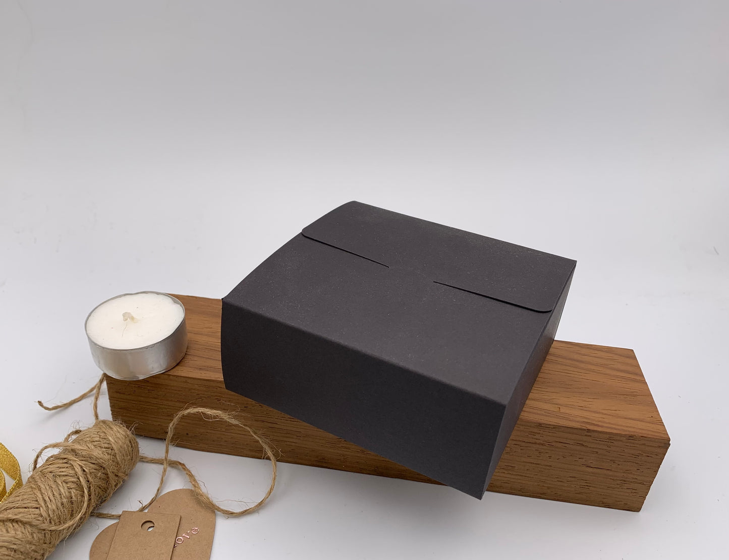 MEDIUM SQUARE BOXES - Size 10 x 10 x 4cm  (Pack of x10)