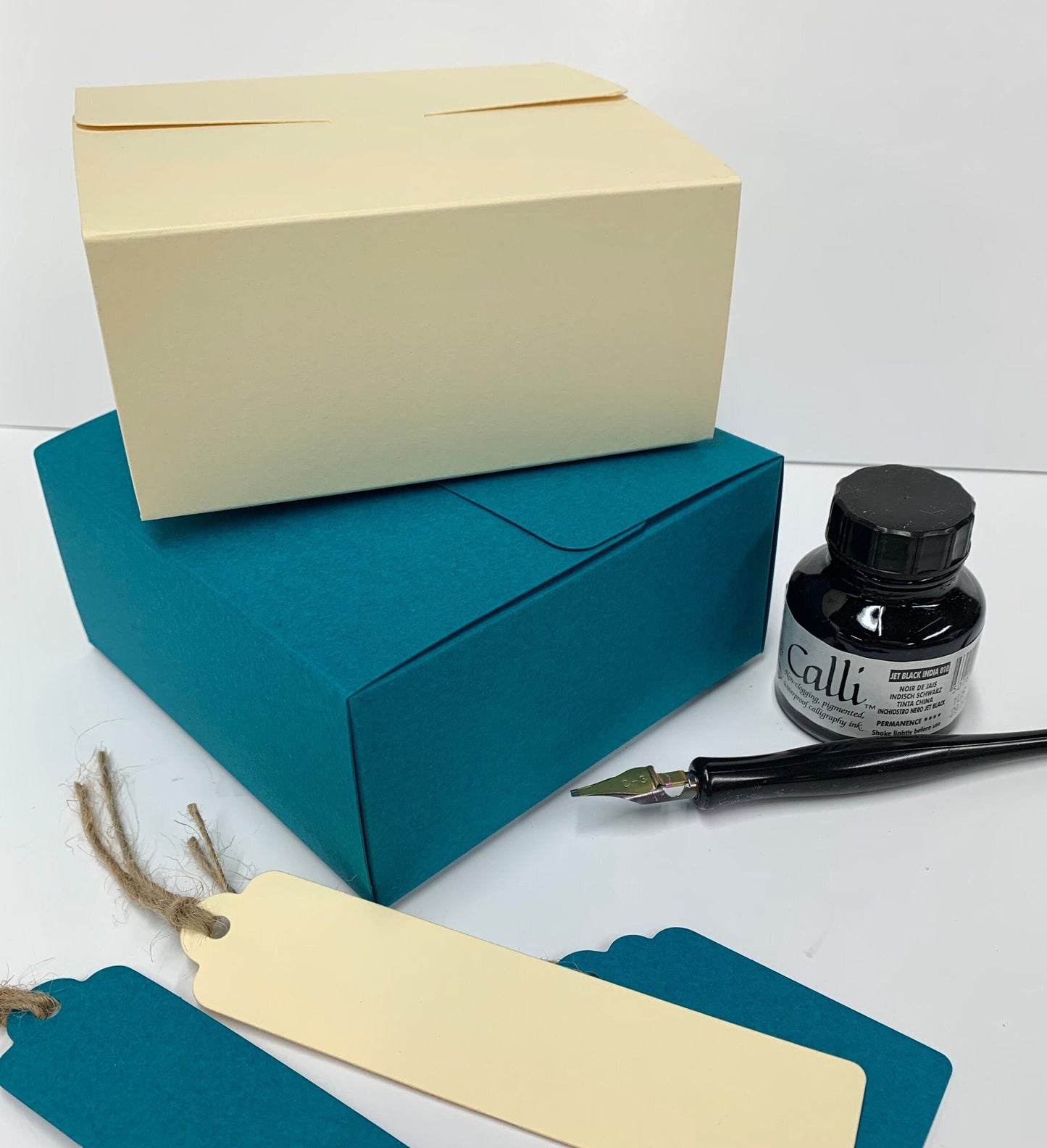 SALE | SQUARE BOX - Large | Size - 12.5 x 12.5 x 6cm - Discontinued Colours