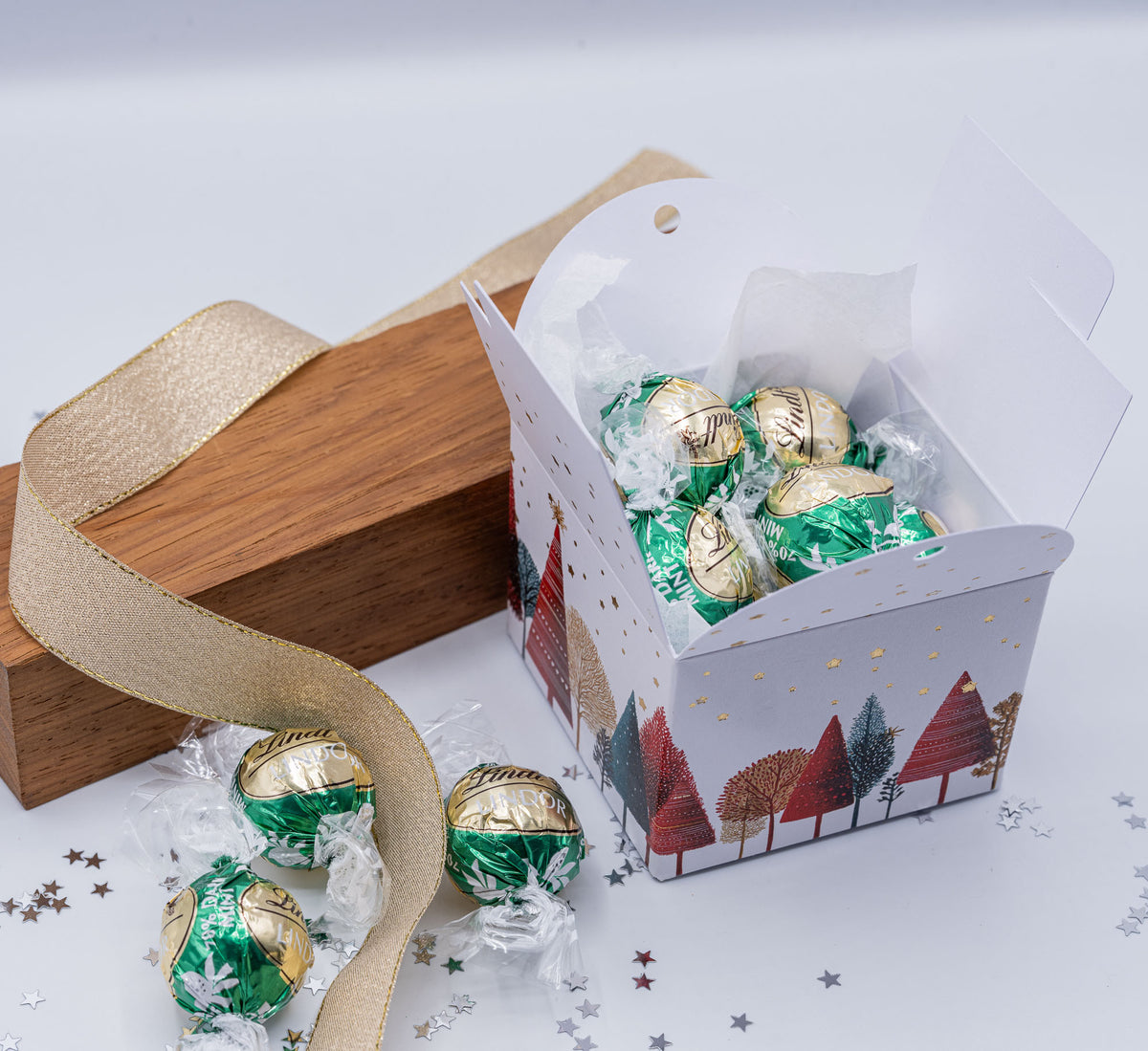 Christmas 'FESTIVE TREES'  Gift Boxes - 2 size Options  (Pack of x6)
