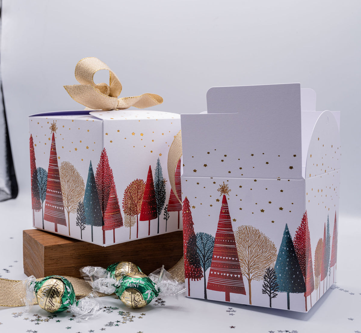 Christmas 'FESTIVE TREES'  Gift Boxes - 2 size Options  (Pack of x6)