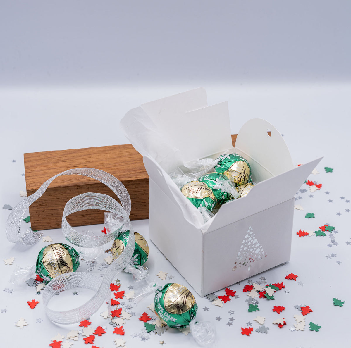 Christmas 'SILVER TREE'  Gift Boxes - Size 8 x 8 x 6cm  (Pack of x6)