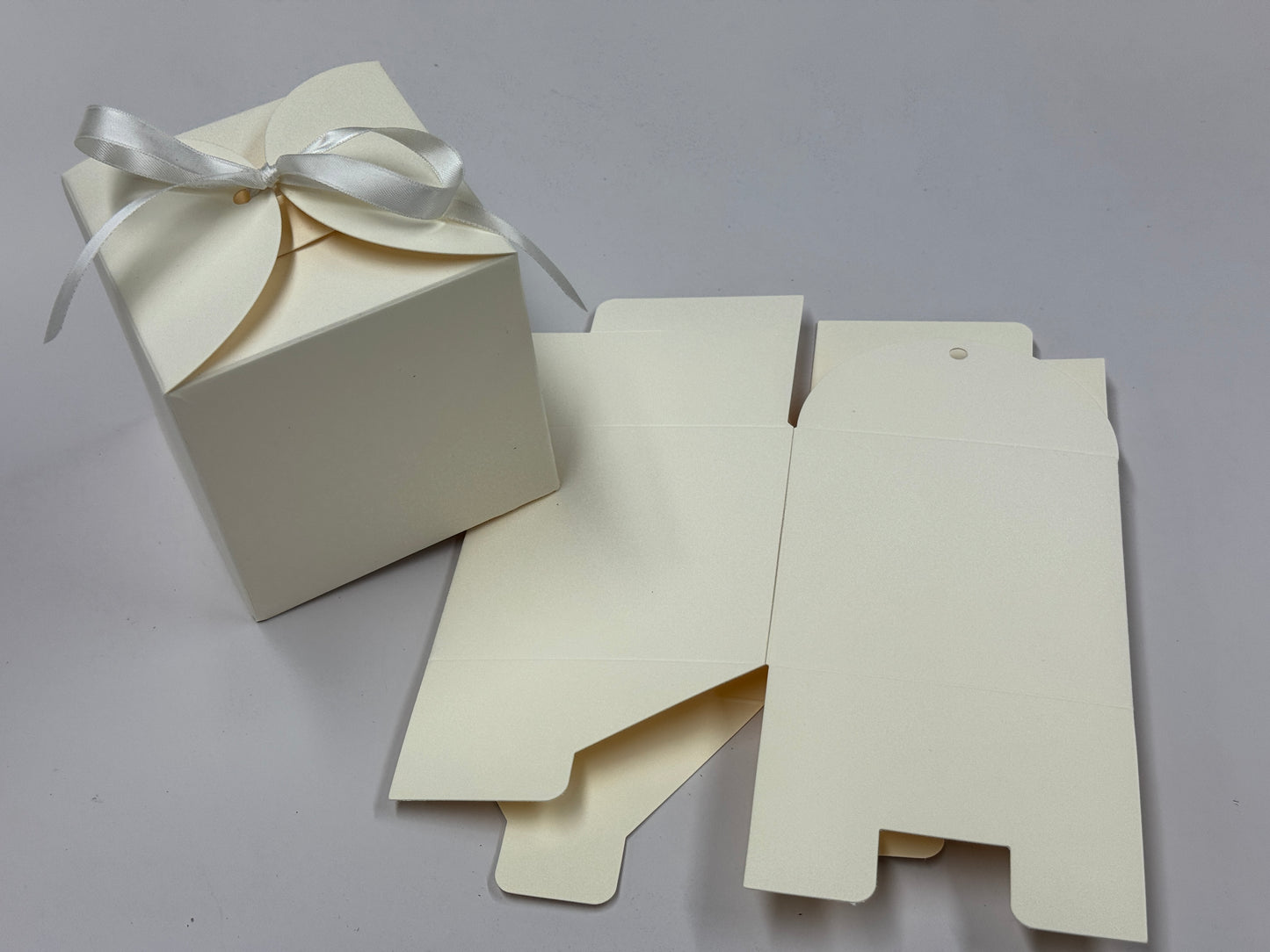 TIE TOP Wedding/Party Favour Box (large) - Size 10 x 10 x 10cm  (Pack of x5)