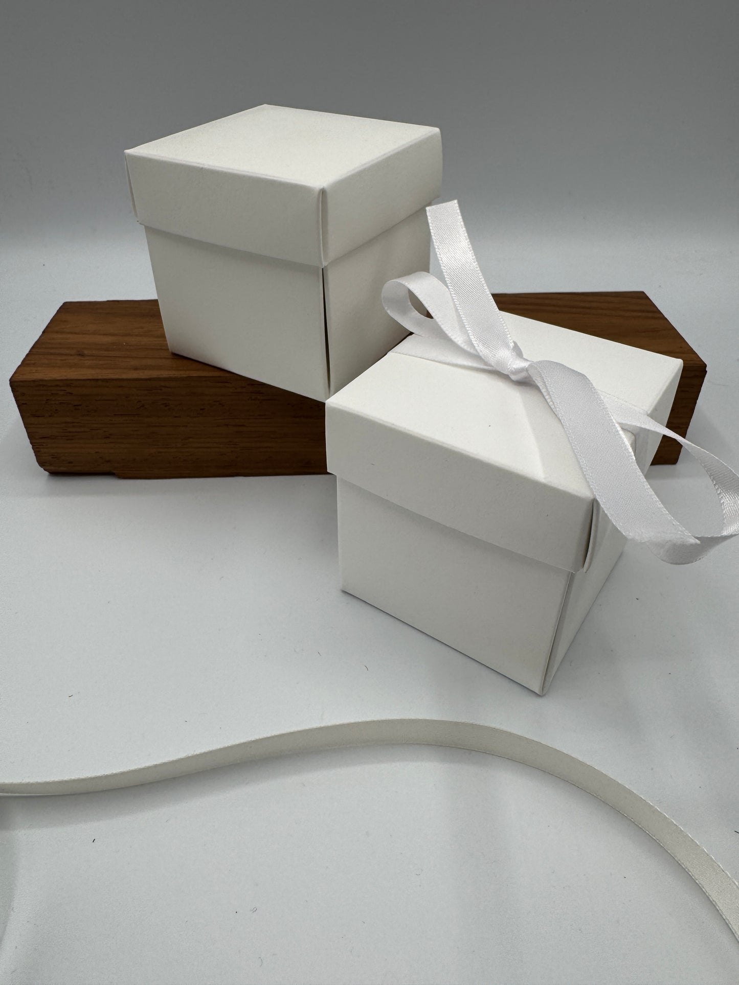 Petal Drop Side Wedding Favour Box with Lid - Size 6cm | Neutral Tints (x10 boxes)