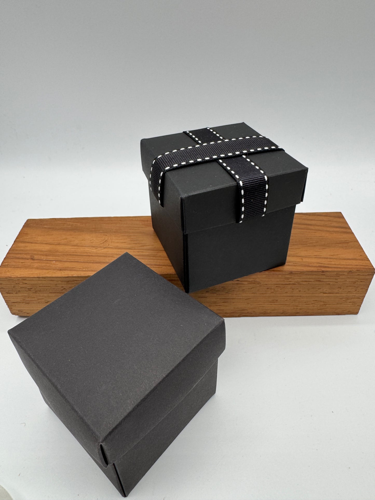 Petal Drop Side Wedding Favour Box with Lid - Size 6cm | Neutral Tints (x10 boxes)