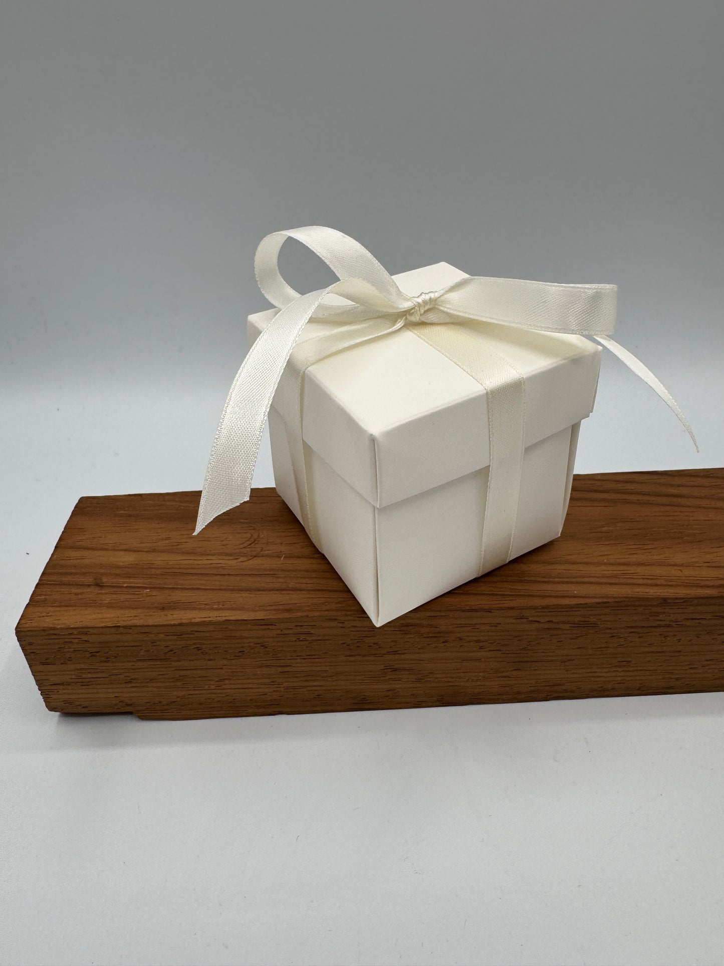 Petal Drop Side Wedding Favour Box with Lid - Size 6cm | Neutral Tints (x10 boxes)