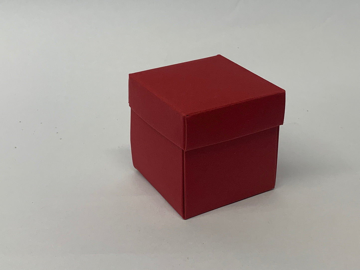 6cm Petal Drop Side gift box with lid Cherry Red