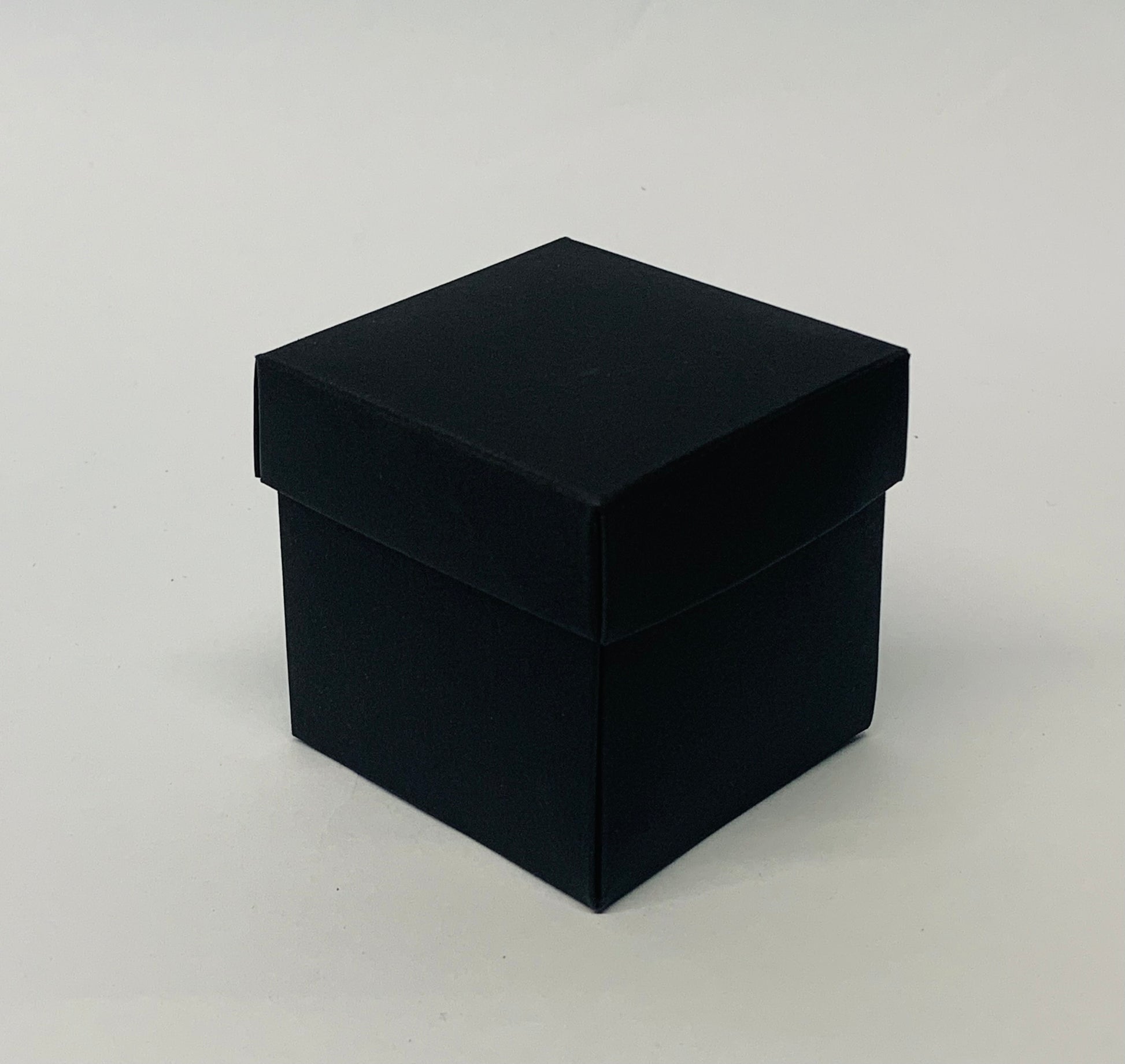 6cm Petal Drop Side gift box with lid Black